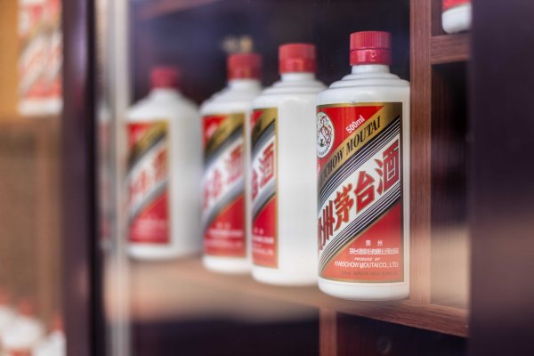 满盈网配资 伊利2024年剔除商誉减值后净利润115.39亿元，同比增12.2%